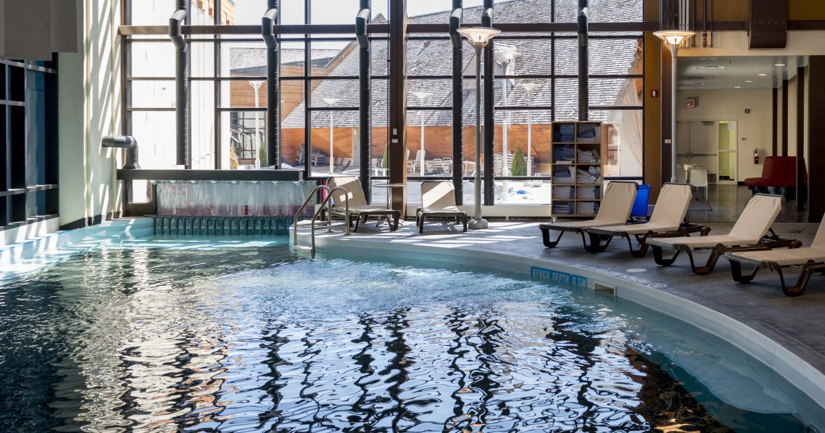 10 Amazing Hotels with Pools and Spas for Your Next Trip to Manitoba in ...