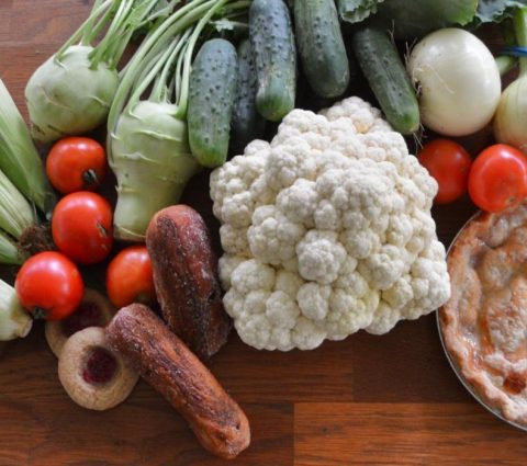 Table full of vegtables found at Arnes Farmers Market